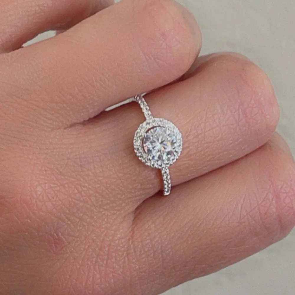 Sterling Silver Round Diamond Ring with Halo​